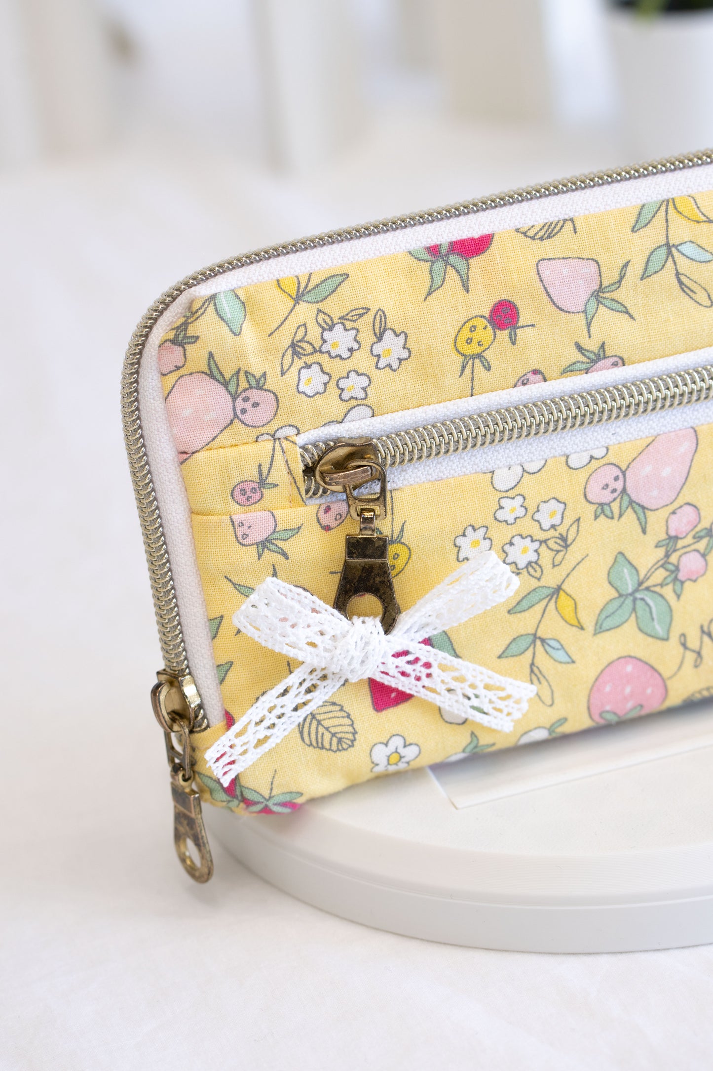 DIY Wallet "April" PDF Sewing pattern, Video tutorial and Written instruction (6 card slots, Bill compartment and coin purse )